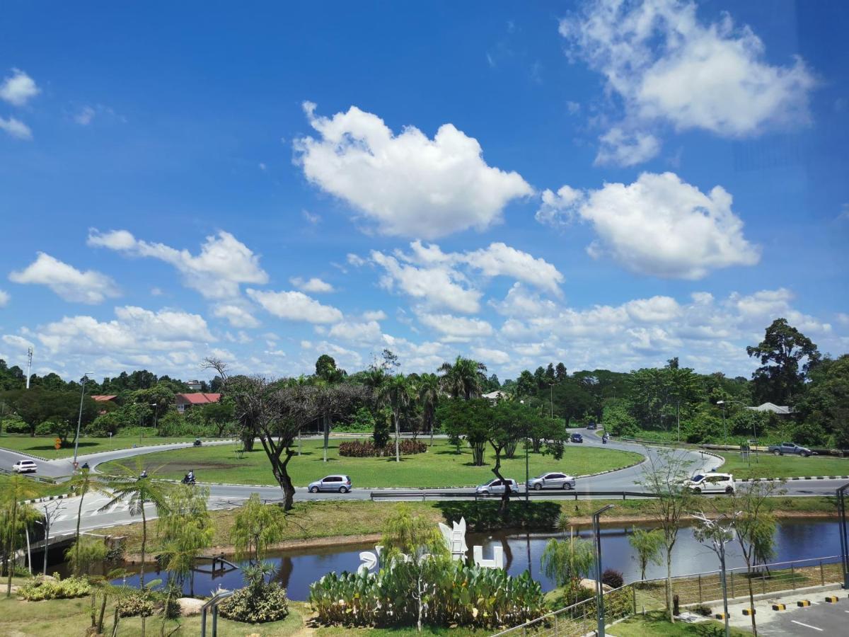 Otel Hotel Sibu Exteriör bild